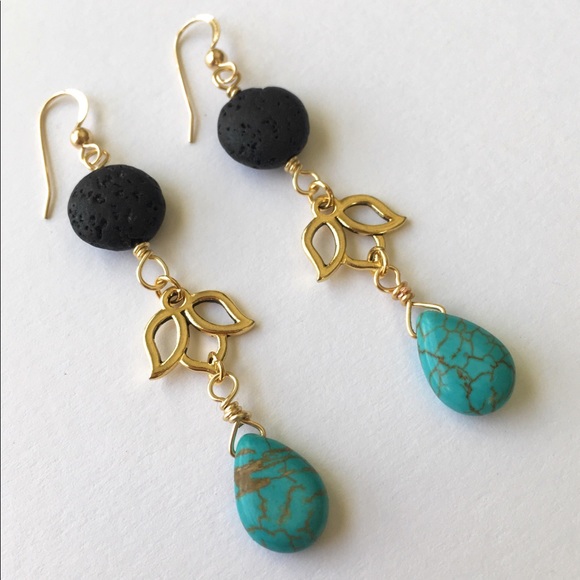 🌿Lotus Aromatherapy Earrings - Picture 2 of 3